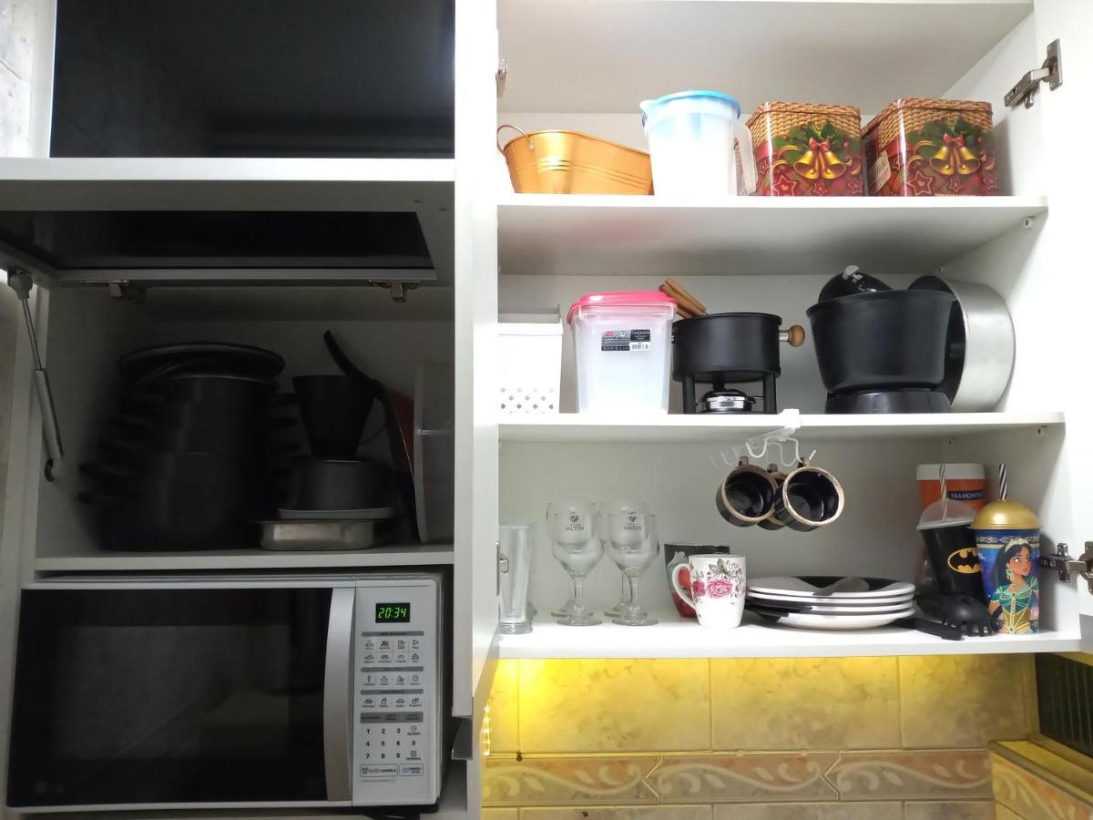 Apartamento Sala Living Em Predio Familiar Na Av Da Santos (Sao Paulo)