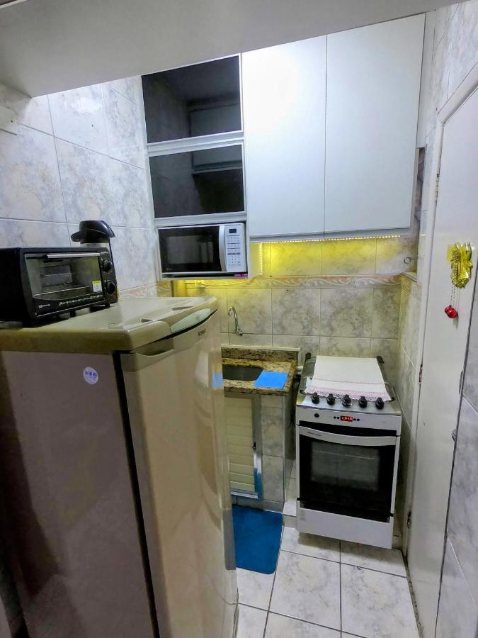 Sala Living Em Predio Familiar Na Av Da *