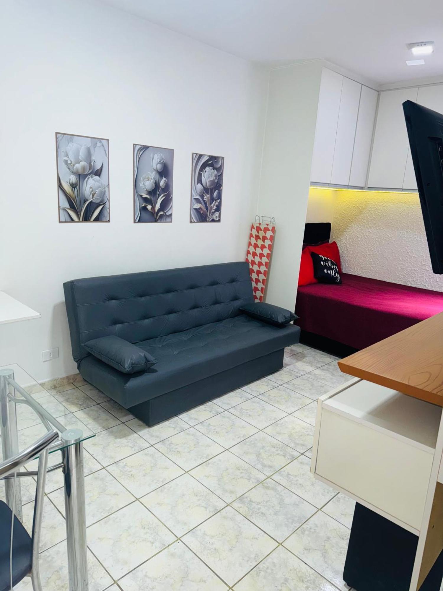 Apartamento Sala Living Em Predio Familiar Na Av Da *